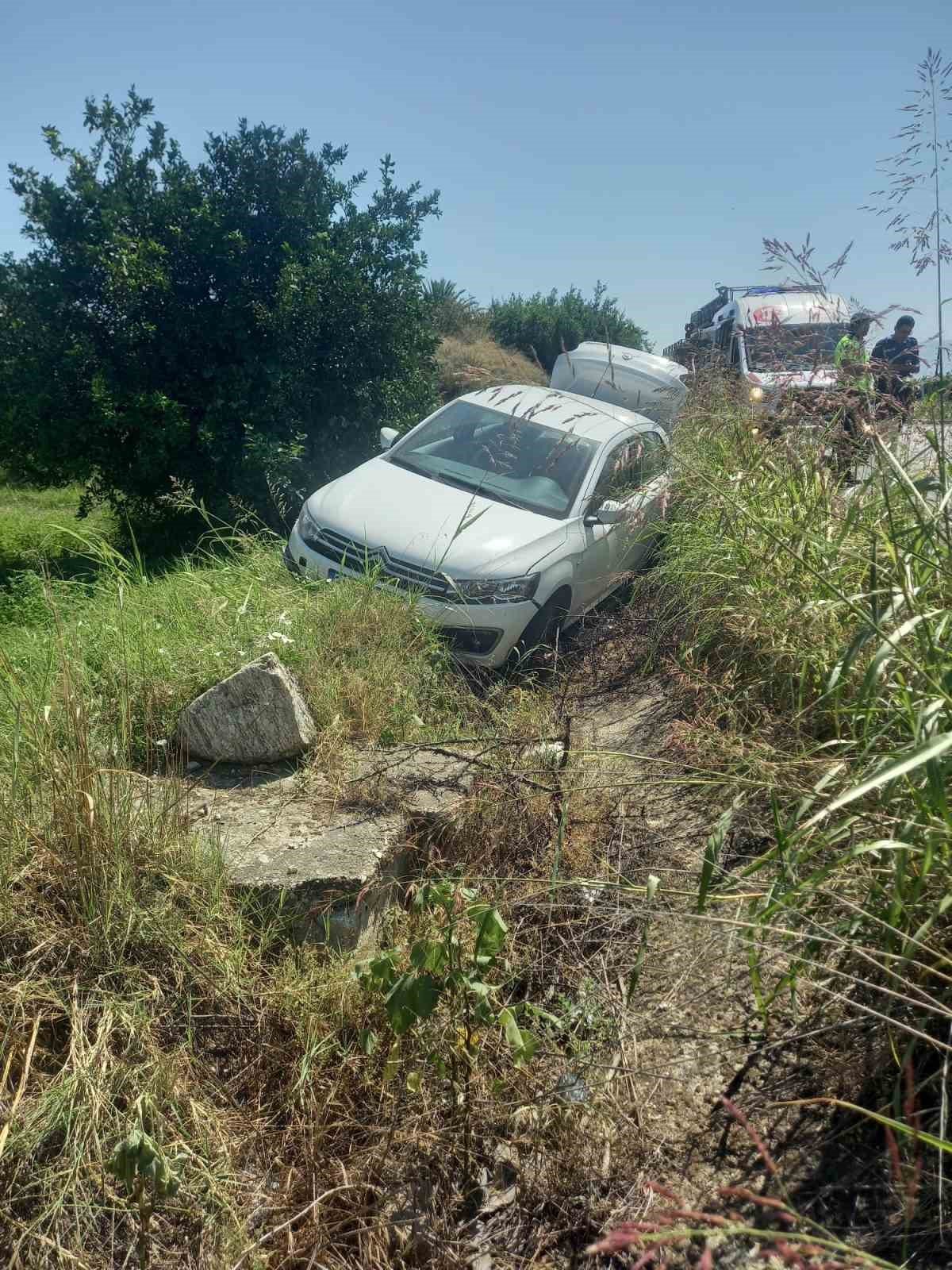 Otomobil kanala uçtu