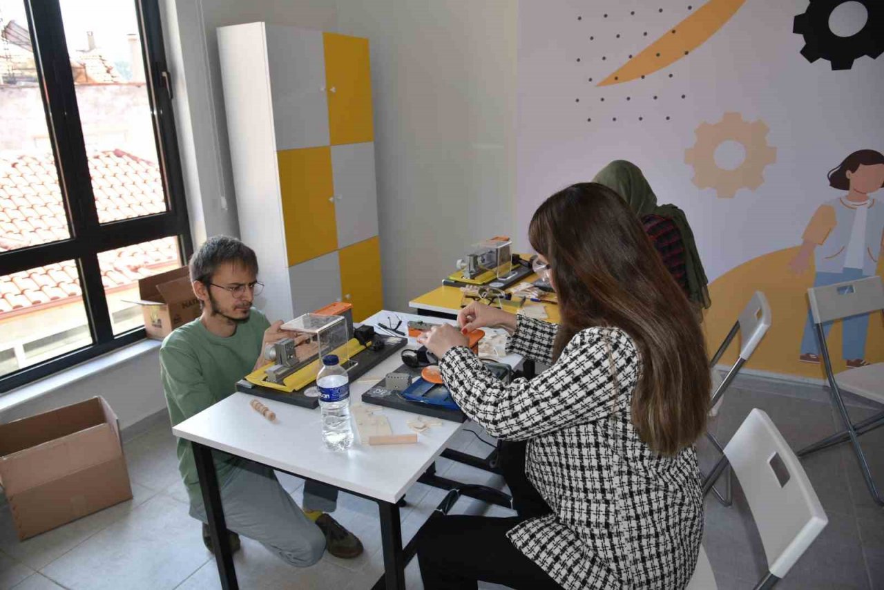 Balıkesir Sındırgı Bilim Merkezi geleceğe ışık tutacak