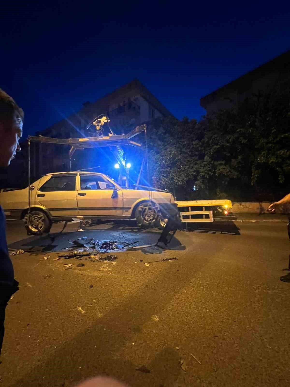 Takla atan araçtan yaralı olarak kurtuldu