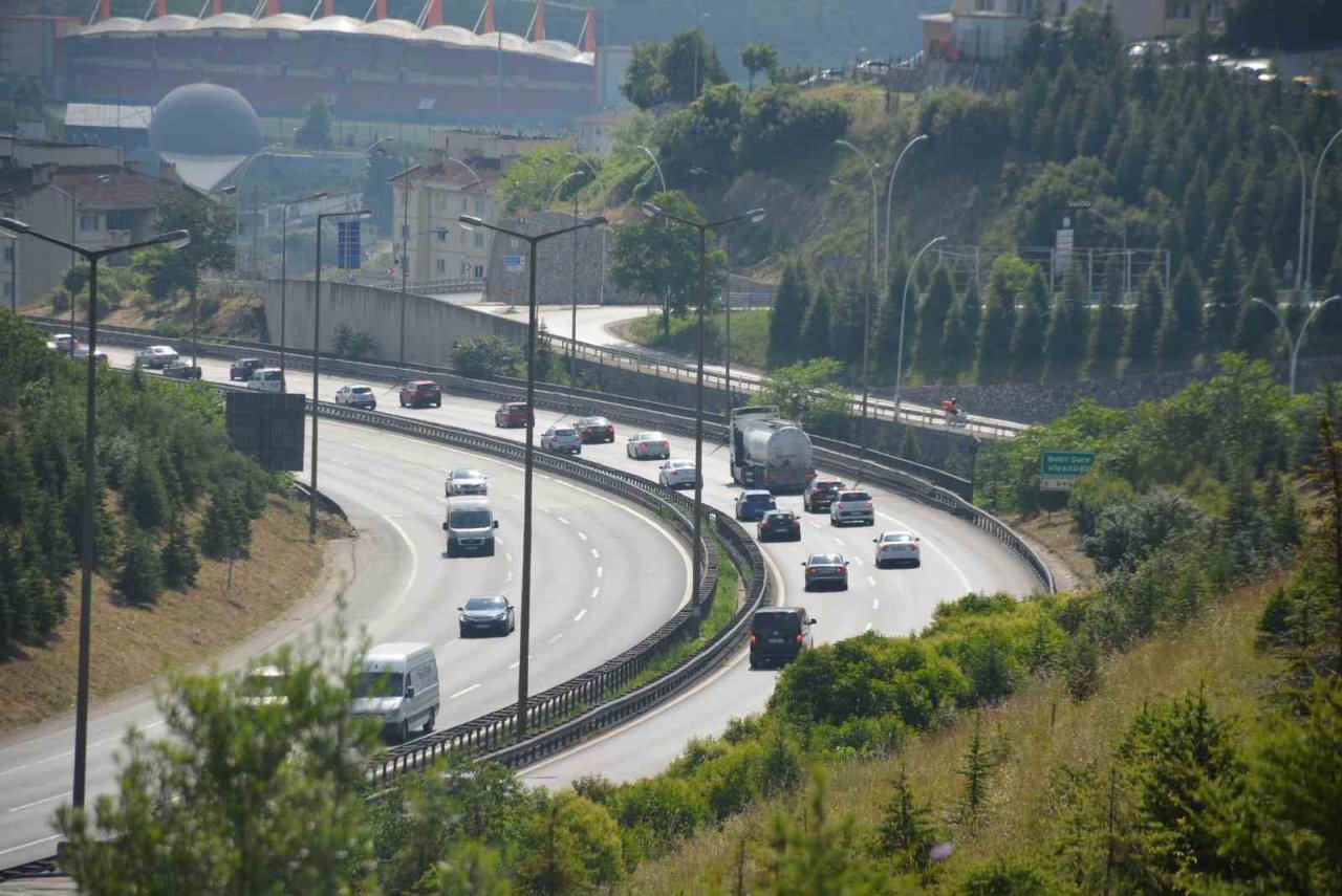 TEM’de bayram öncesi trafik akıcı