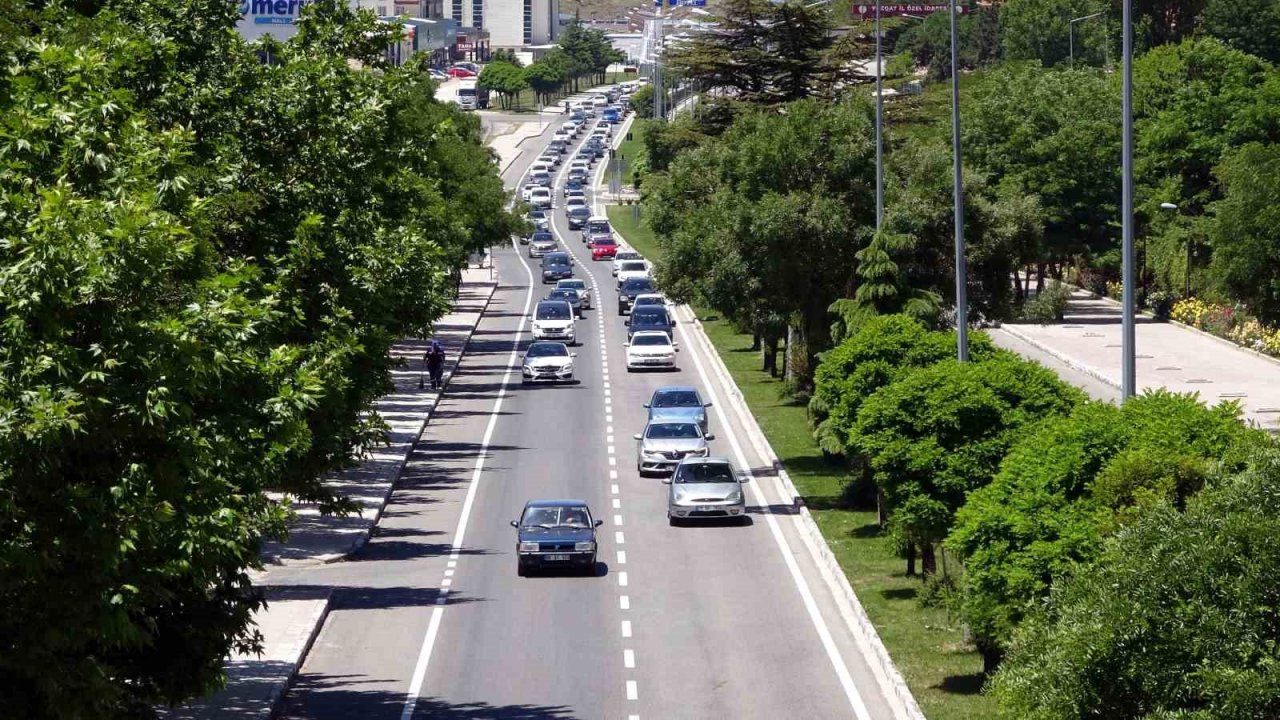 Yozgat’ta trafikte bayram yoğunluğu başladı