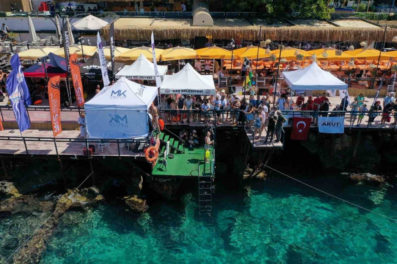 17. Uluslararası Meis-Kaş Yüzme Yarışı yapıldı