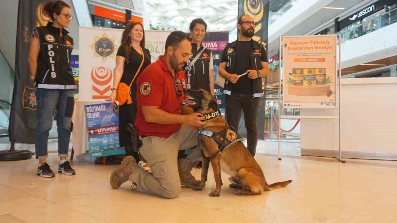 Narkotik köpeği ’Kongar’ ilgi odağı oldu