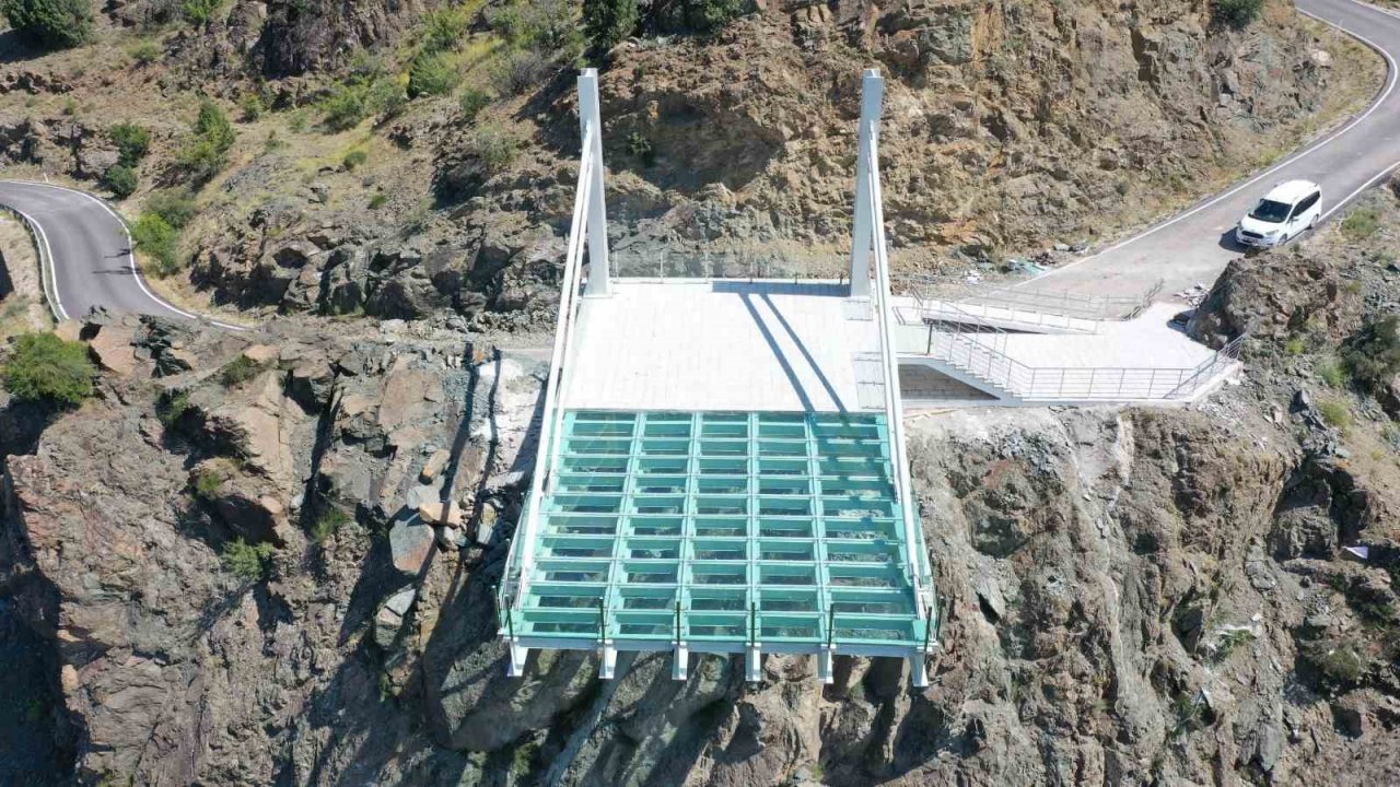 Sarıyar Barajı’na inşa edilen Adnan Menderes Seyir Terası hizmete girdi