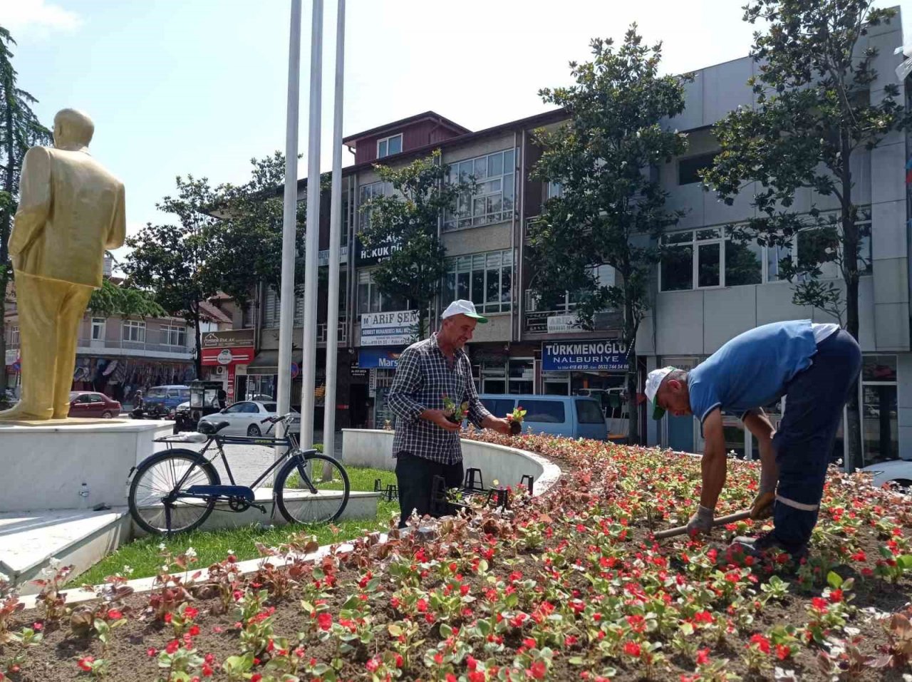 Akyazı’da bayram hazırlıkları sürüyor