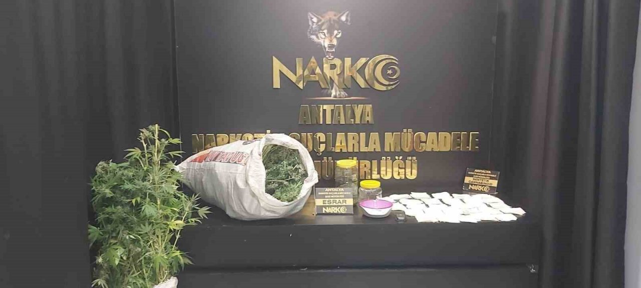 Antalya’da uyuşturucu tacirlerine operasyon: 26 tutuklama