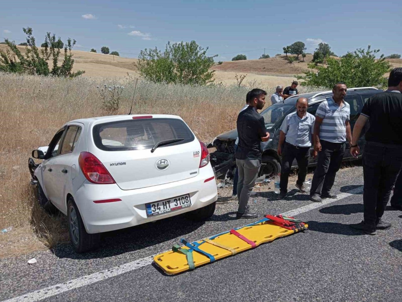 Batman’da hafif ticari araç ile otomobil çarpıştı: 6 yaralı