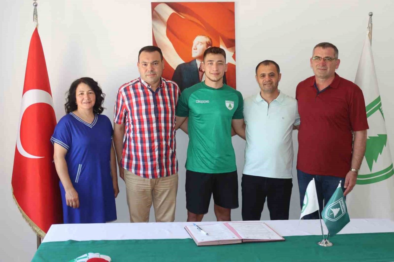 Muğlaspor 19 yaşındaki genç golcü ile yeniden anlaşmaya vardı