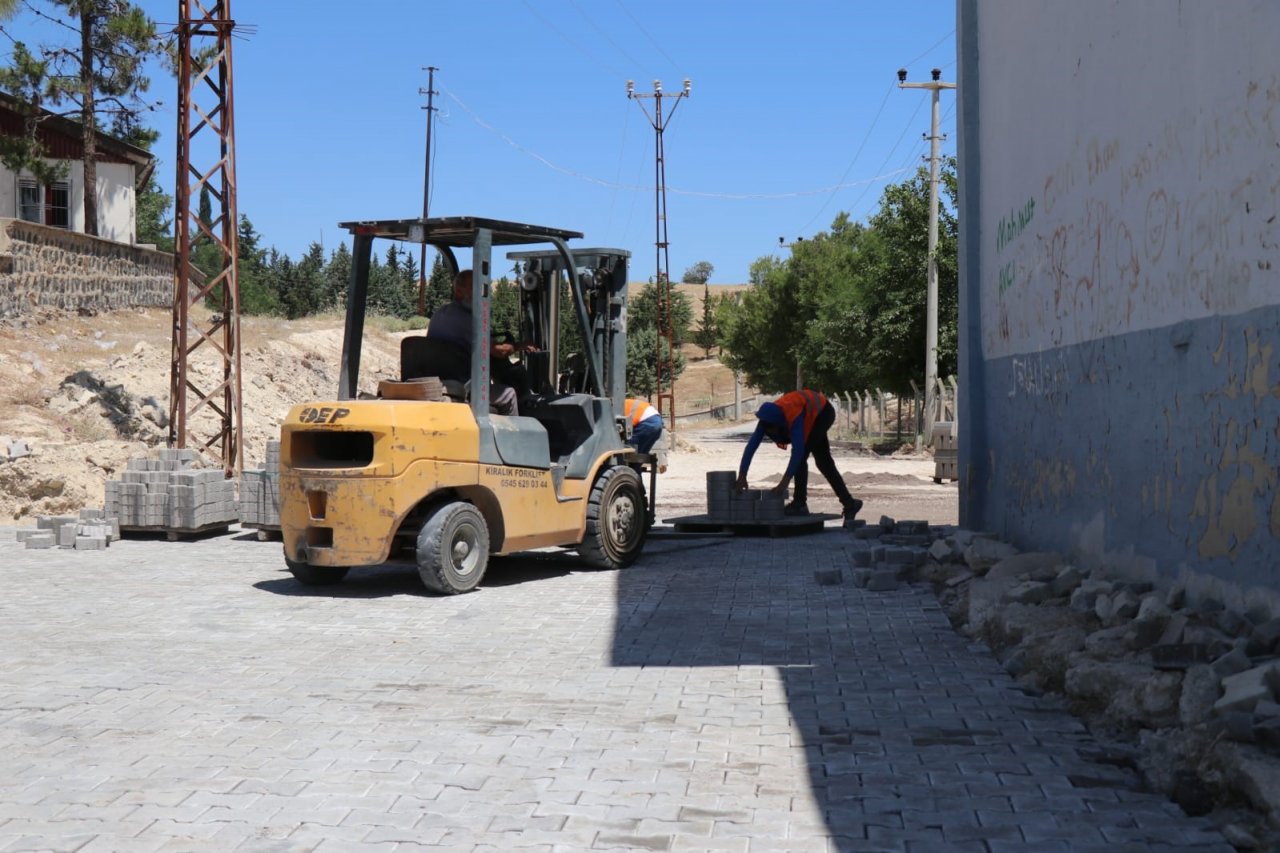 Bozova Belediyesinde üst yapı çalışmaları devam ediyor