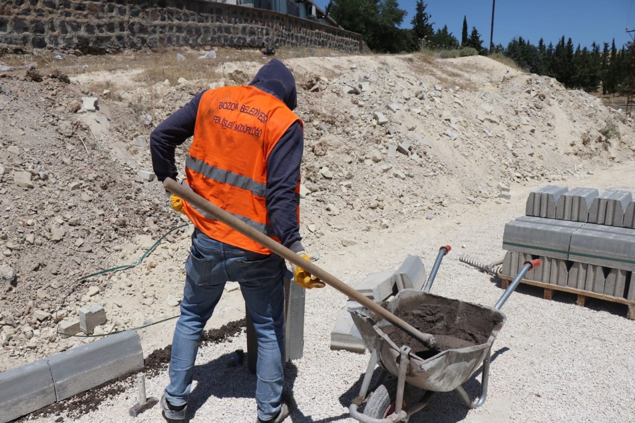 Bozova Belediyesinde üst yapı çalışmaları devam ediyor