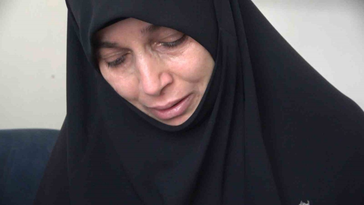 17 gündür kayıp olan 16 yaşındaki kızını bulmak için sokak sokak dolaşıyor