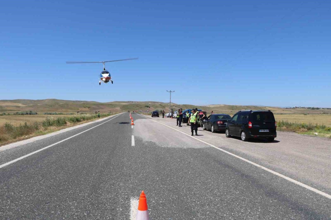 Bayram tatilinde araçlar "cayrokopter" ile denetlendi