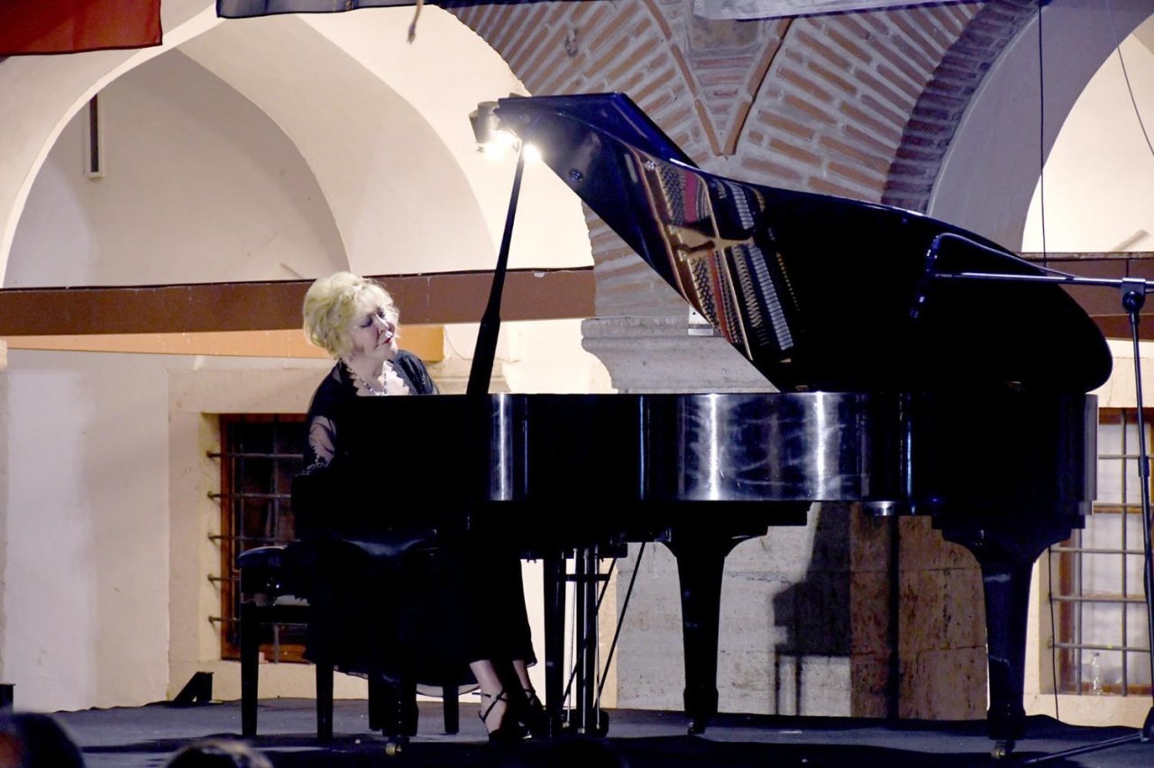 Dünyaca ünlü devlet sanatçısından Kuşadası’nda piyano resitali