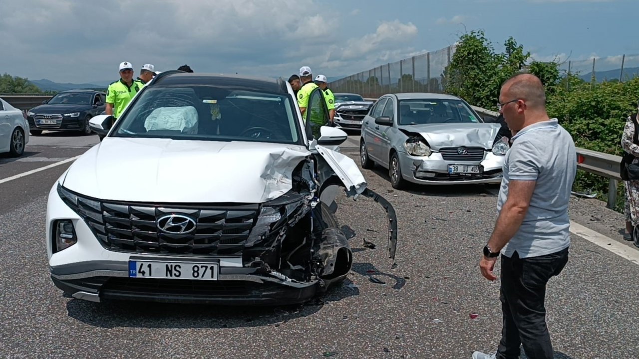 TEM Otoyolu’nda zincirleme kaza: 3 yaralı