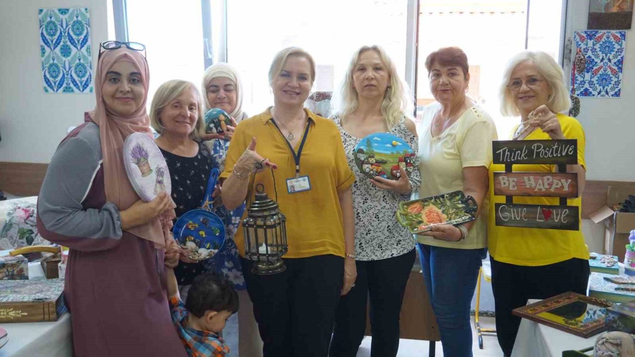 Ev hanımlarından sıfır atığa destek: Çöpe gidecek her şey onların elinde hayat buluyor