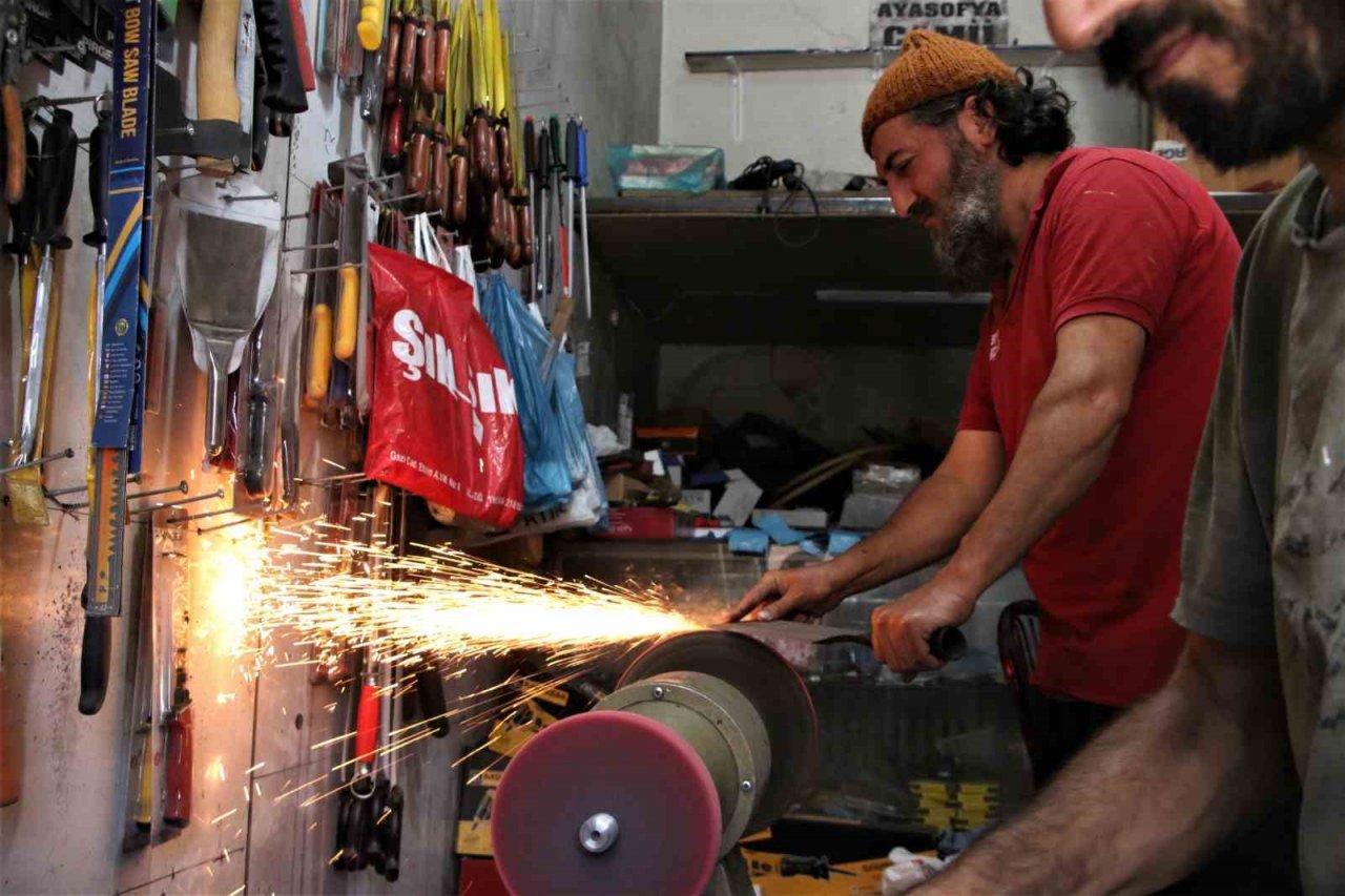 Bıçak bileme ustalarının ’Kurban Bayramı’ yoğunluğu