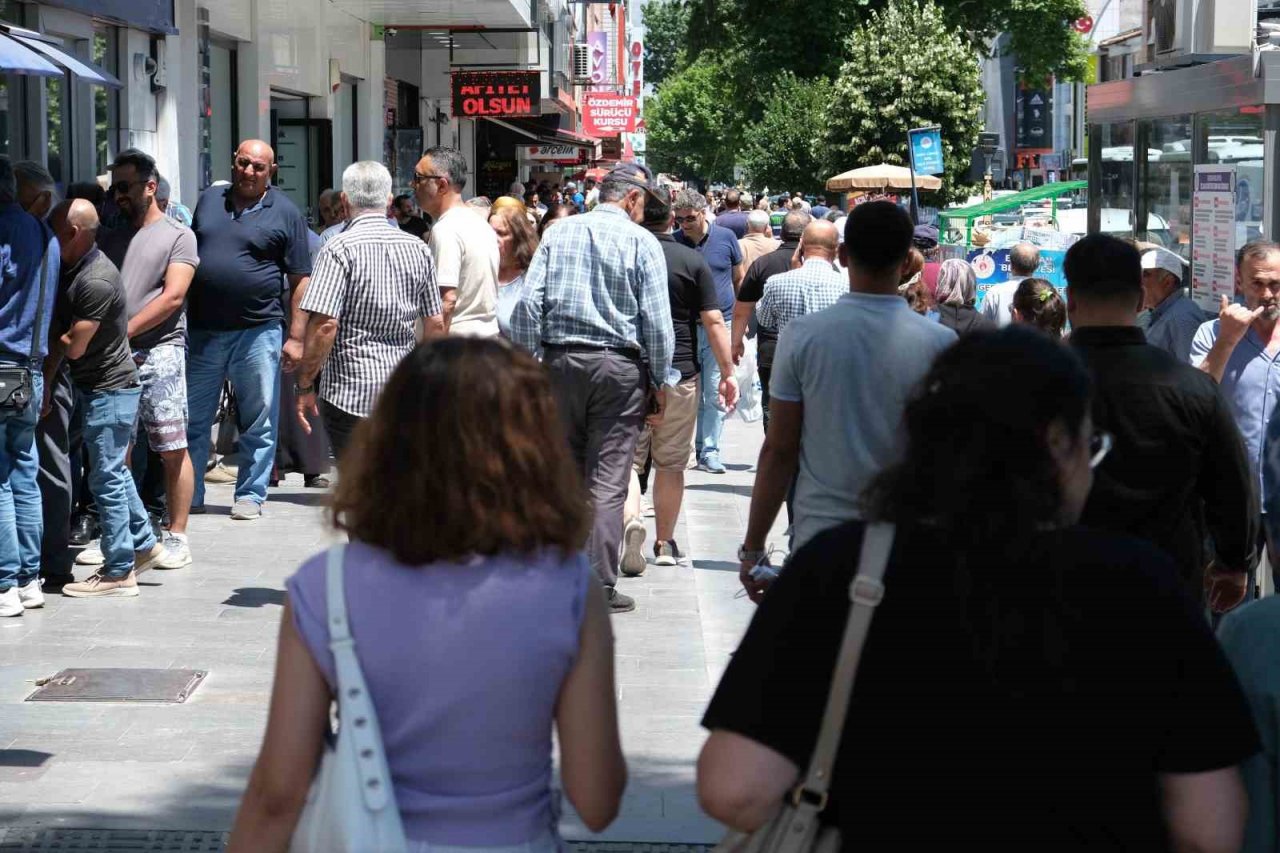 Erzincan’da bayram yoğunluğu gurbetçi akınıyla iki katına çıktı