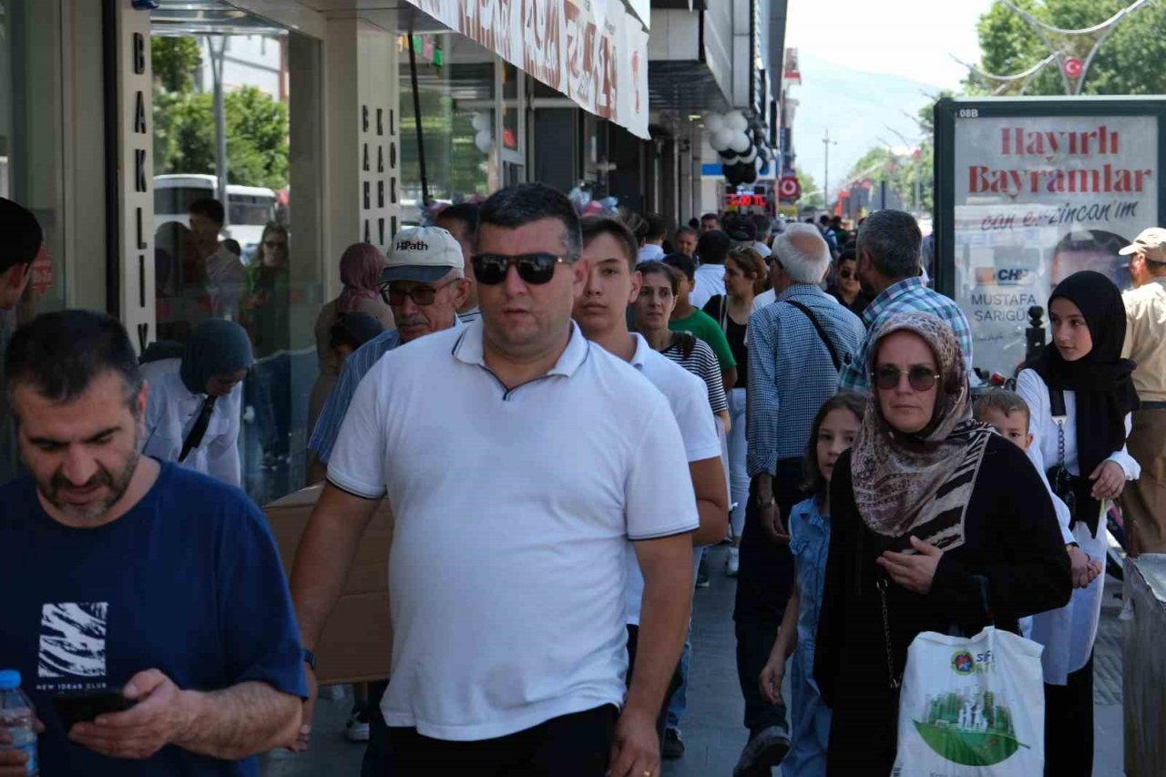 Erzincan’da bayram yoğunluğu gurbetçi akınıyla iki katına çıktı