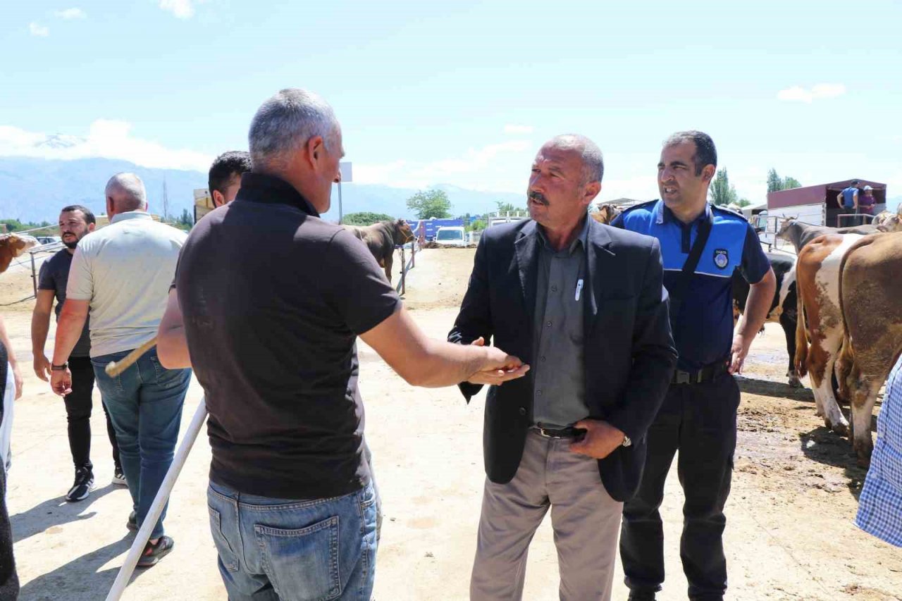 Erzincan’da kurban hareketliliği hız aldı