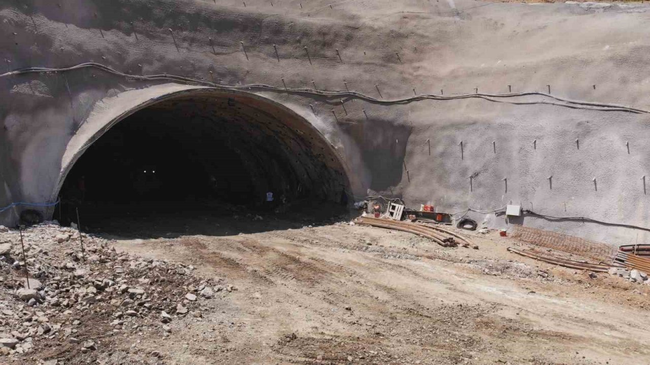 Filyos’a giden tünel çalışmalarında ışık göründü
