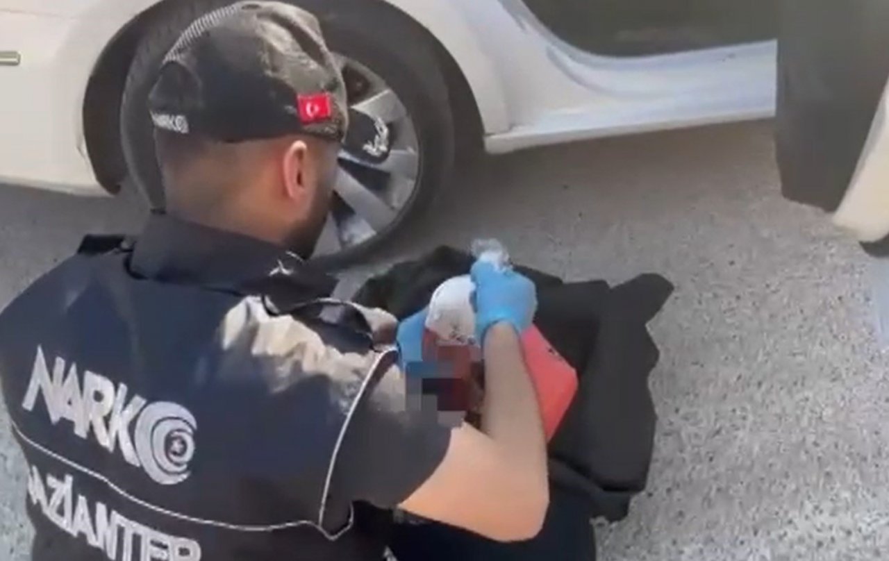 Gaziantep’te meyve suyu kutusunda metamfetamin ele geçirildi