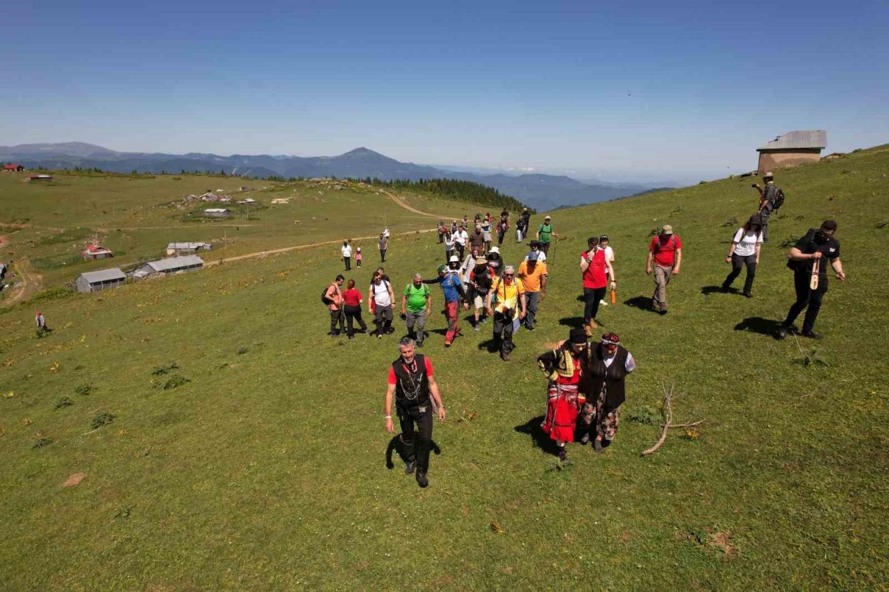 Giresunlu doğaseverler ’Otçu Göçü’ ile geçmişe yolculuk yaptılar