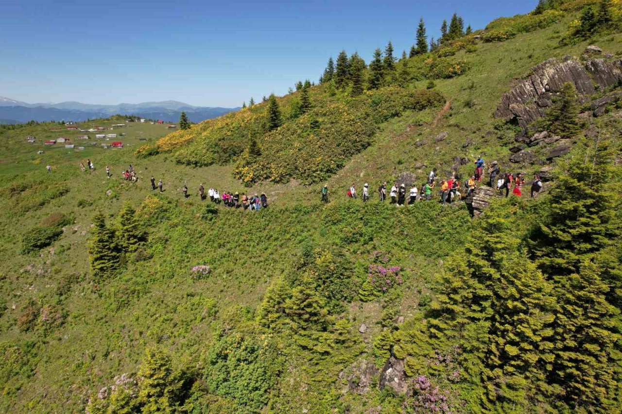 Giresunlu doğaseverler ’Otçu Göçü’ ile geçmişe yolculuk yaptılar
