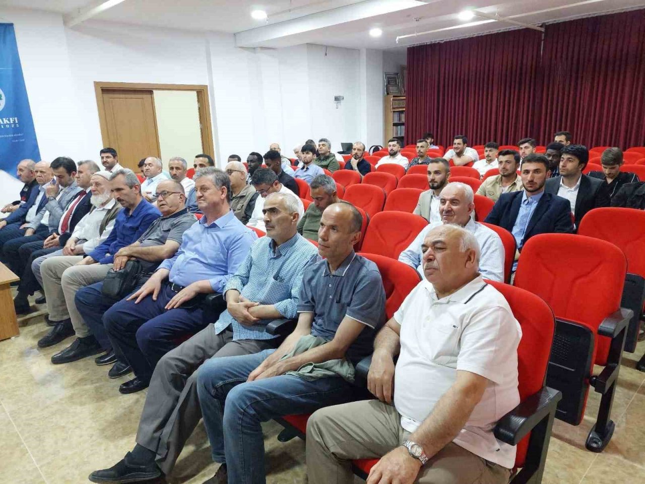 İhlas Vakfı Sıla Öğrenci Yurdunda mezuniyet sevinci