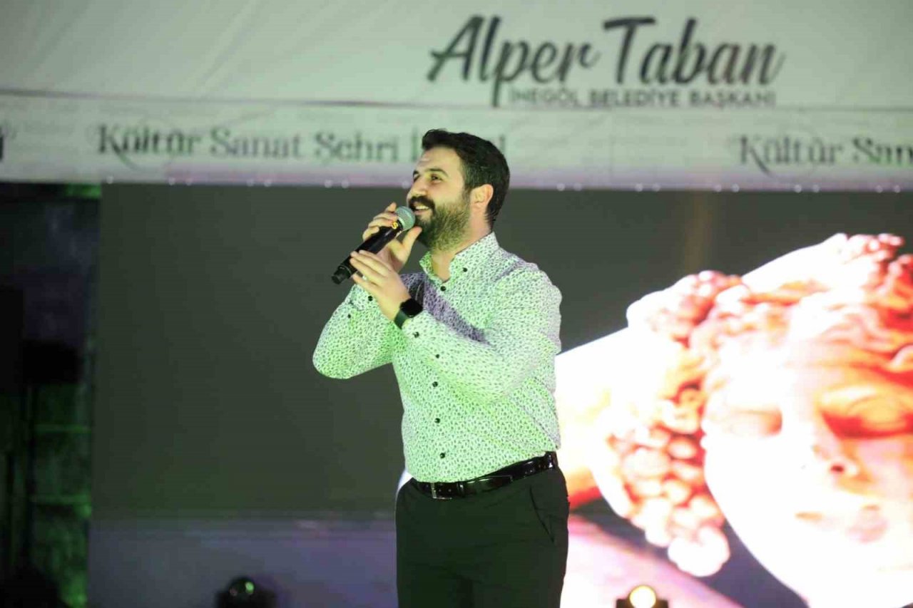 İnegöl Belediyesi Halk Dansları Topluluğundan muhteşem gece