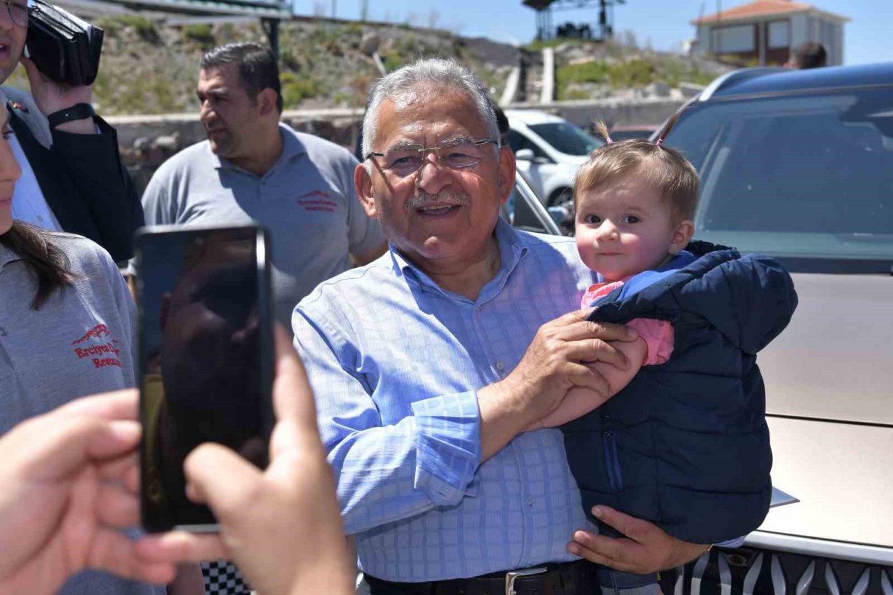 Başkan Büyükkılıç’tan Erciyes esnafına ziyaret