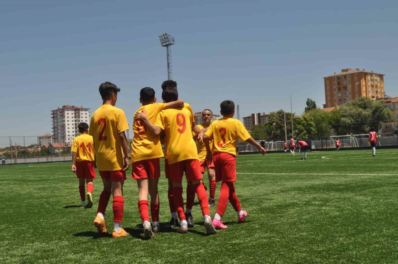 U13 Liginde şampiyon Kayserispor oldu