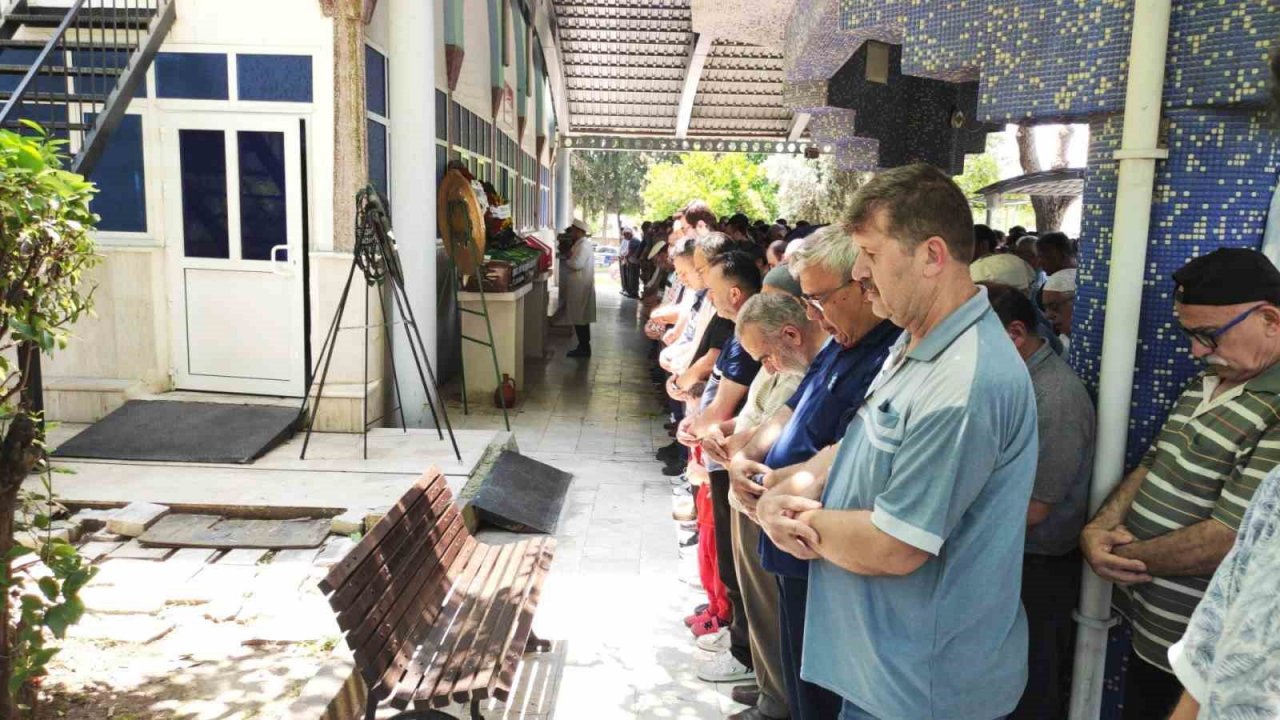 Kazadan 8 yıl sonra hayatını kaybeden polis, son yolculuğuna uğurlandı