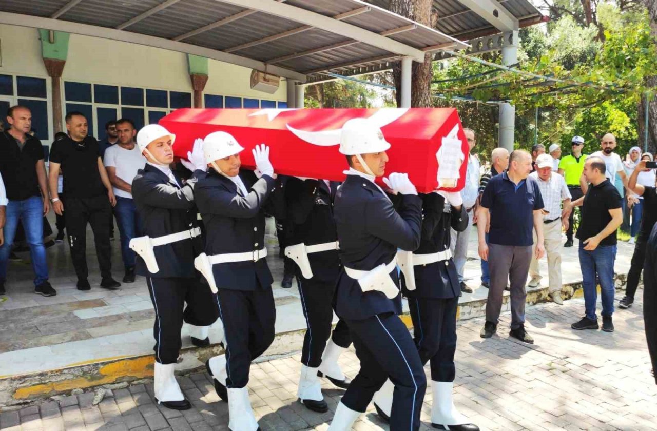 Kazadan 8 yıl sonra hayatını kaybeden polis, son yolculuğuna uğurlandı