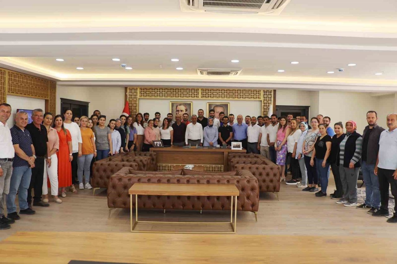 Başkan Kaplan, bayramlaşma töreninde personeli ile bayramlaştı