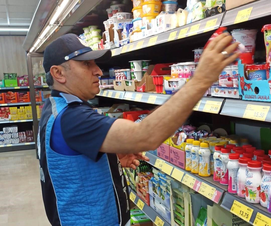 Altınova’da marketler mercek altında