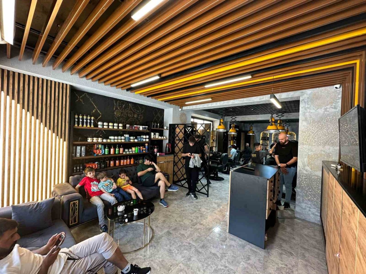 Erzincanlı berberlerin yoğun bayram mesaisi başladı