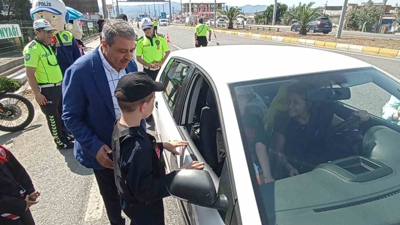 Bayram tatili boyunca her 10 kilometrede bir trafik ekibi görev yapacak