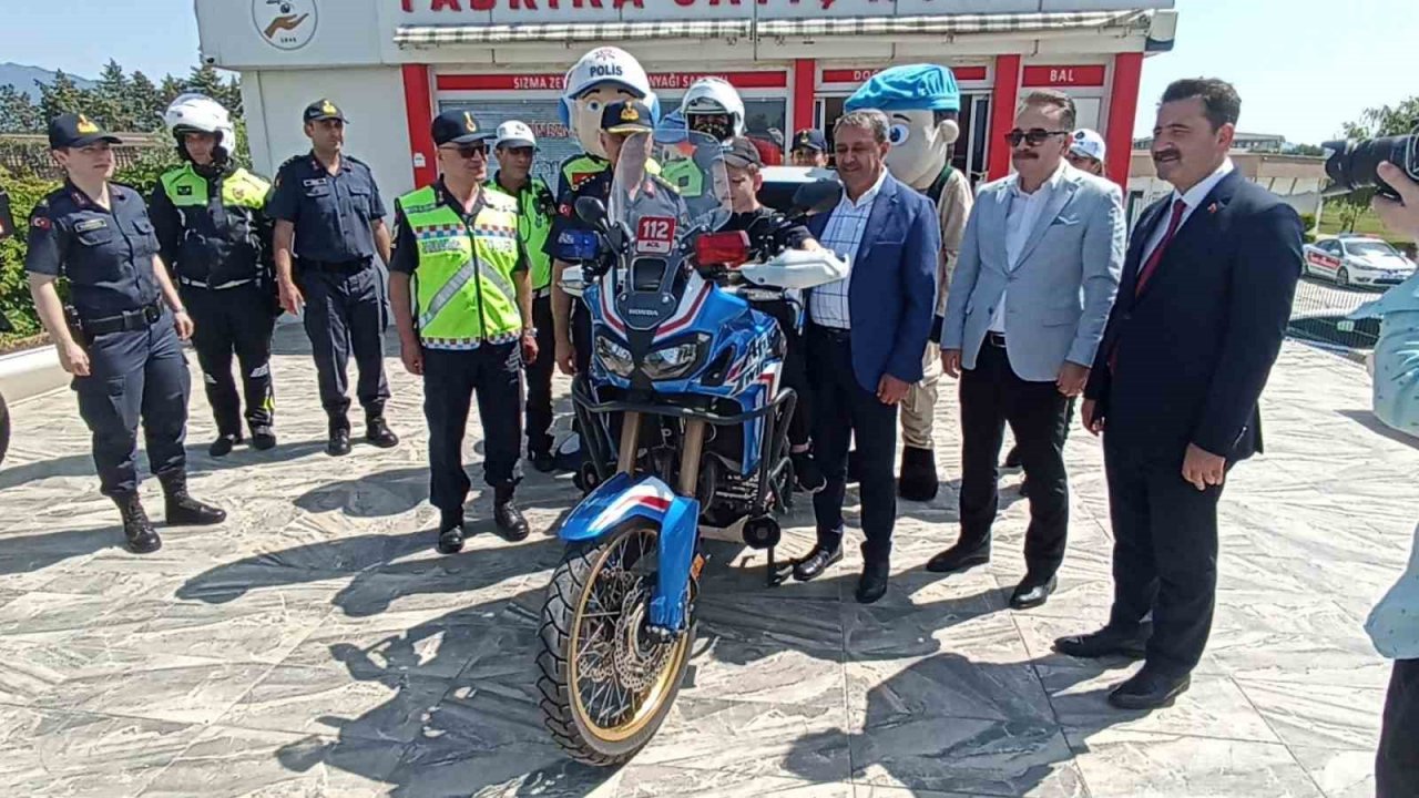 Bayram tatili boyunca her 10 kilometrede bir trafik ekibi görev yapacak