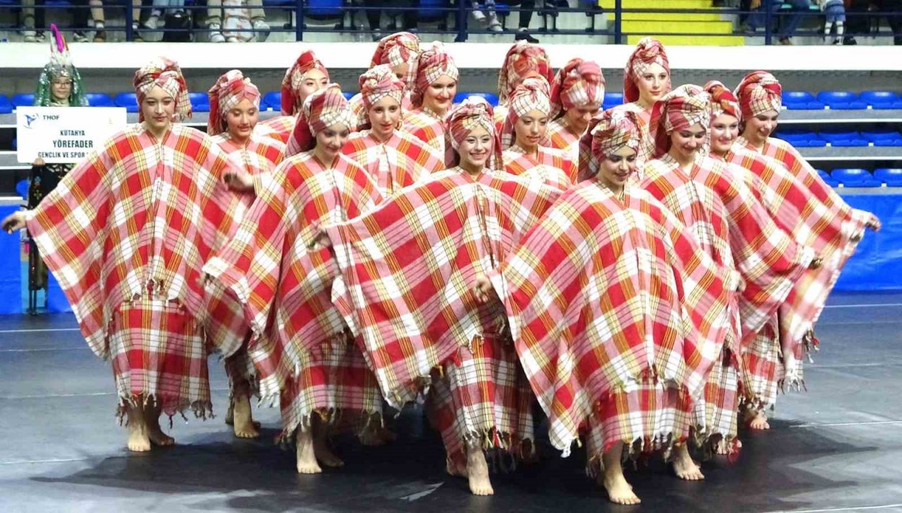 Kulüpler Arası Halk Oyunları Kütahya İl Yarışmaları renkli görüntülere sahne oldu