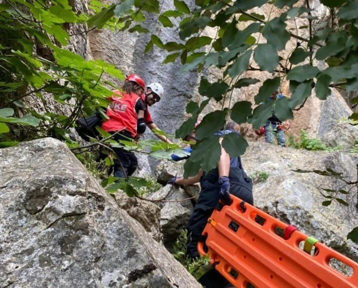Spil Dağı’na tırmanış yaparken düşen dağcı kurtarıldı