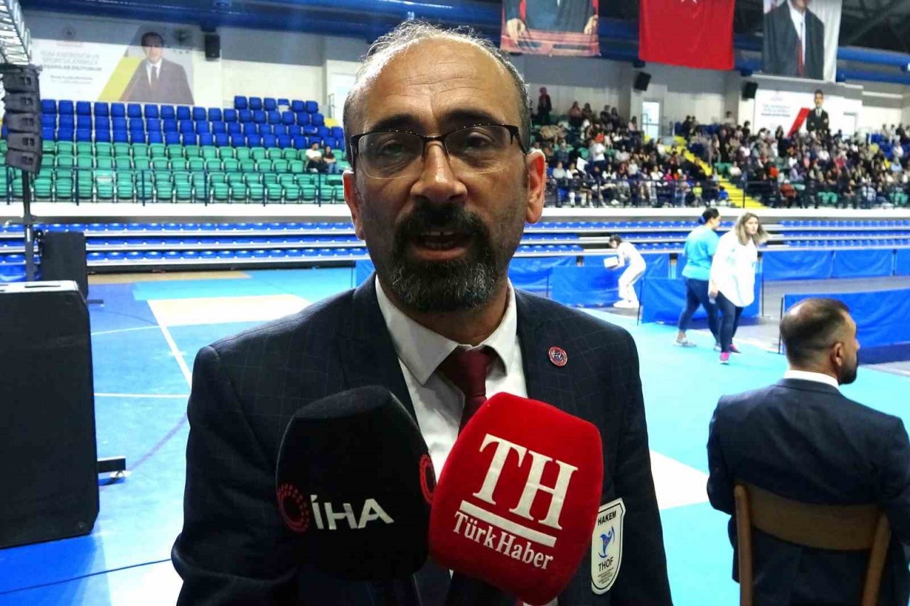 Kulüpler Arası Halk Oyunları Kütahya İl Yarışmaları renkli görüntülere sahne oldu