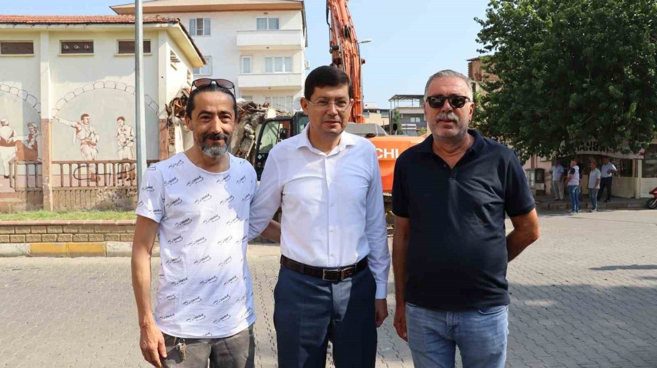 Başkan Özcan Zafer Mahallesi’nin sorununa neşter vurdu