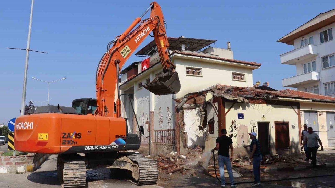 Başkan Özcan Zafer Mahallesi’nin sorununa neşter vurdu