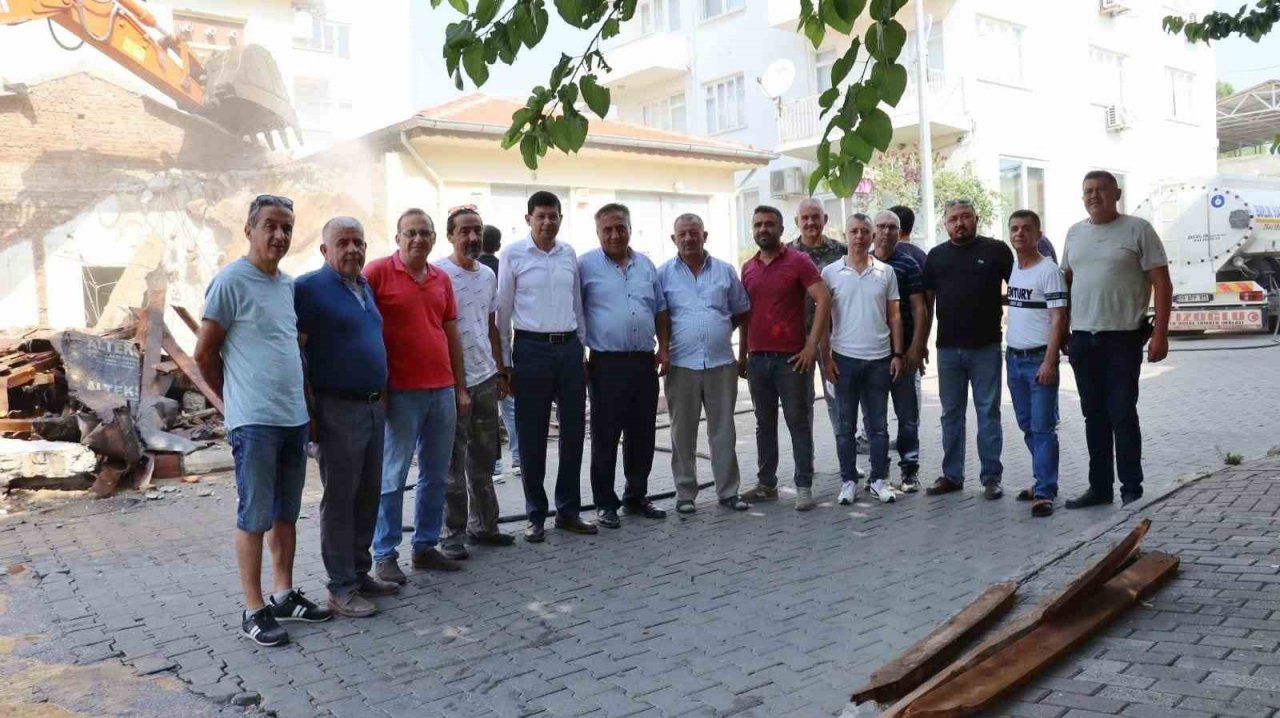 Başkan Özcan Zafer Mahallesi’nin sorununa neşter vurdu