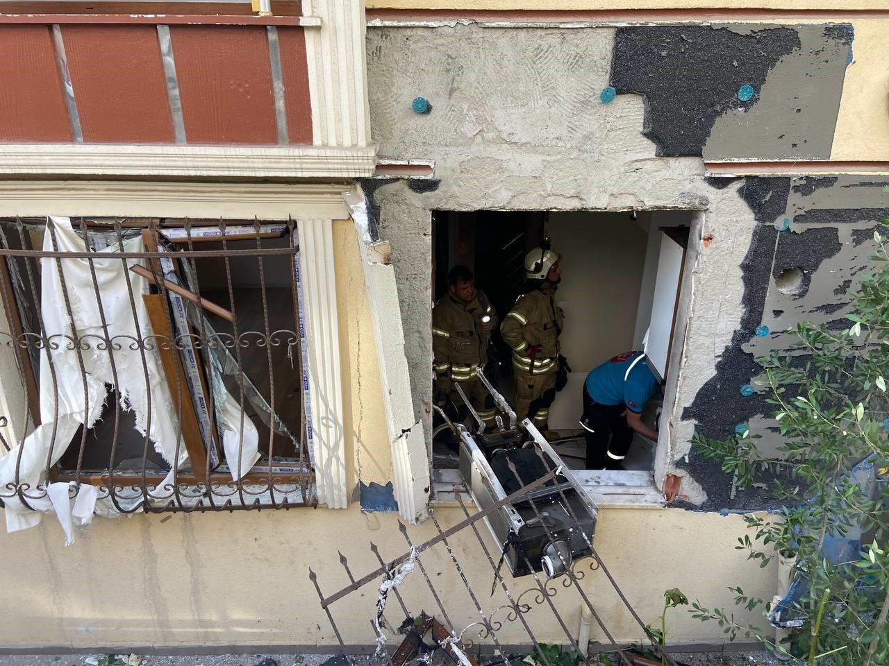 Çekmeköy’de doğal gaz patlaması: 1 yaralı