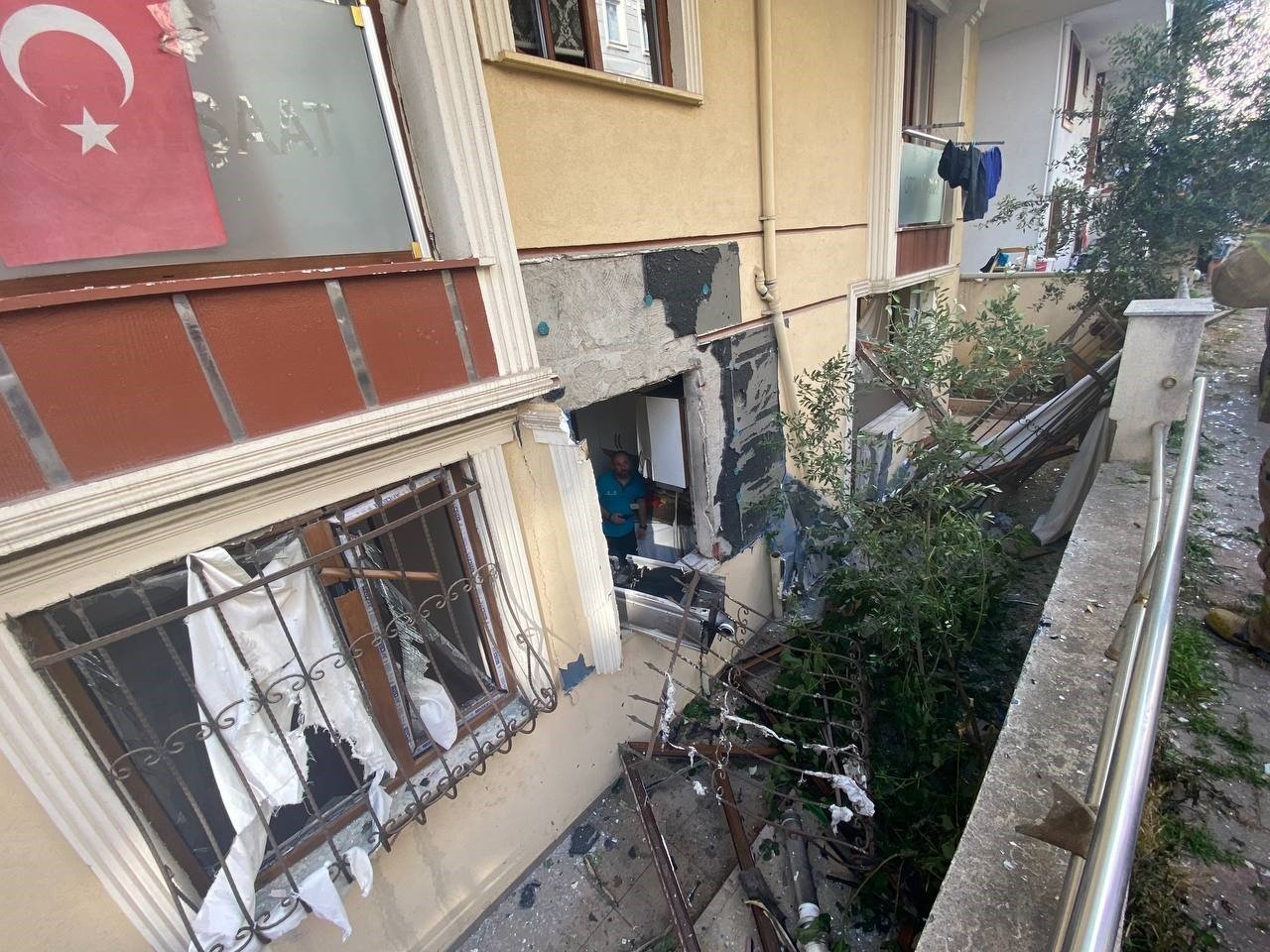 Çekmeköy’de doğal gaz patlaması: 1 yaralı