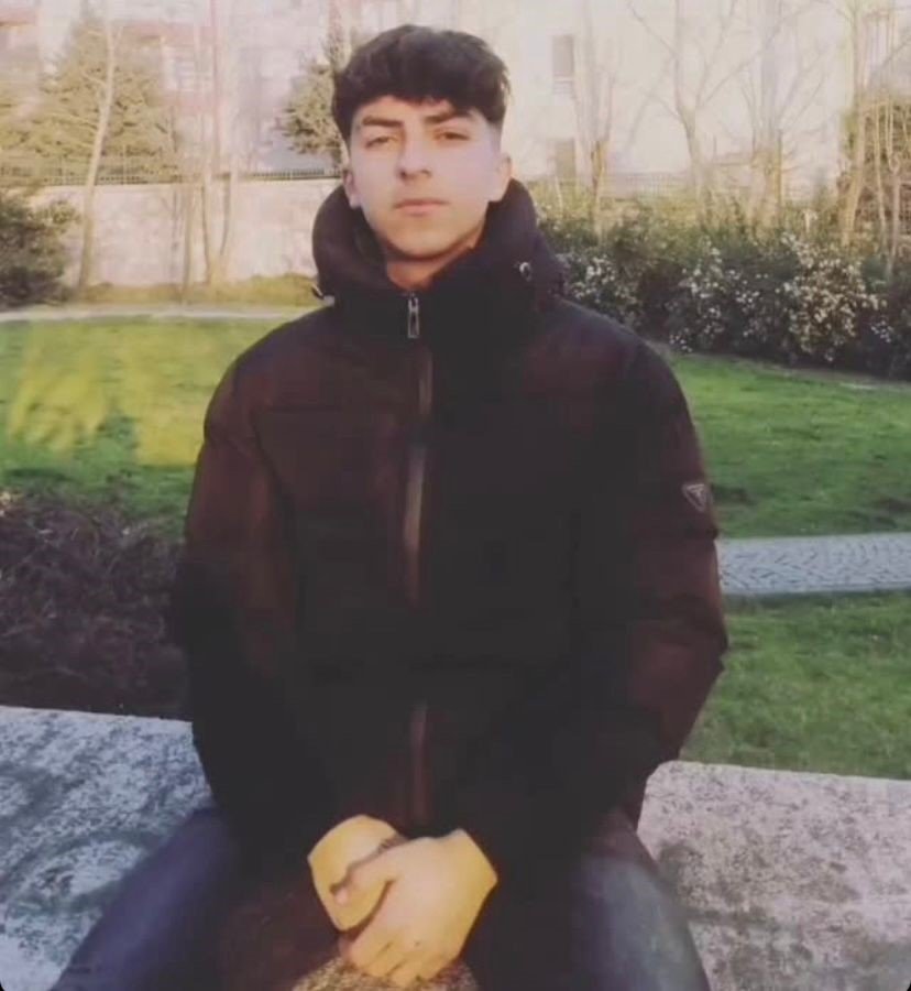 Eyüpsultan’da 17 yaşındaki genç sokak ortasında vurularak öldürüldü