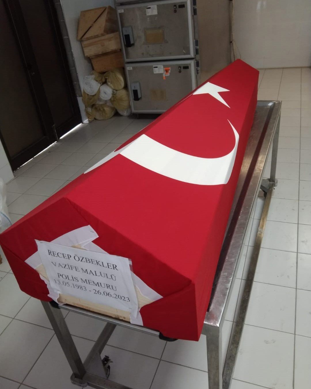 Kazadan 8 yıl sonra hayatını kaybeden polis, son yolculuğuna uğurlandı