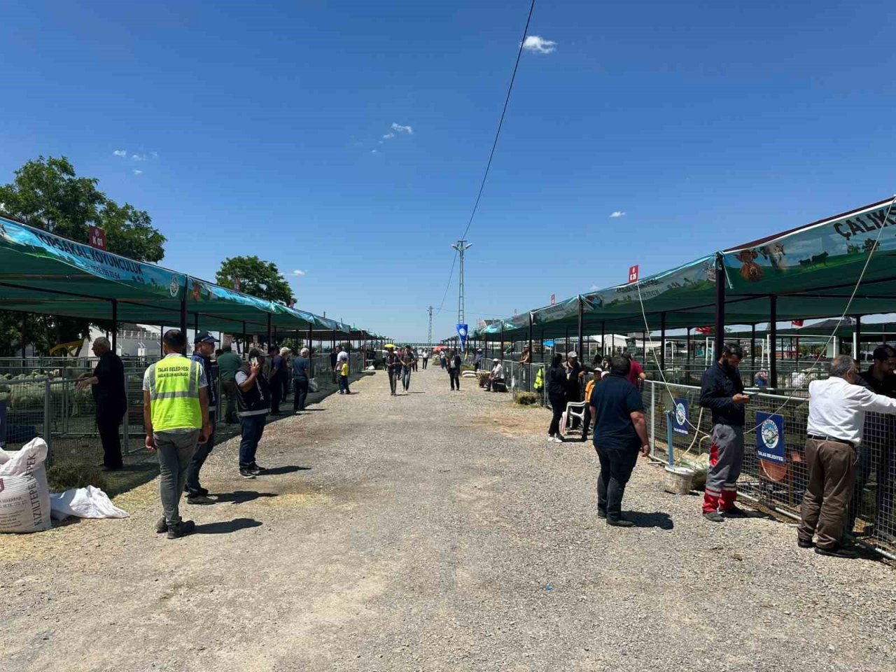 Besicilerden Başkan Yalçın’a hayvan pazarı teşekkürü