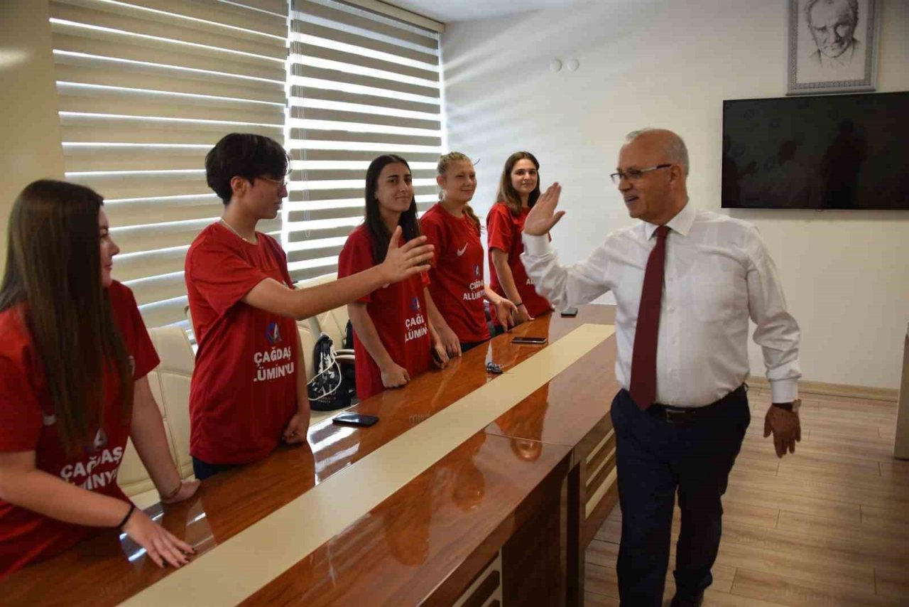 Başkan Kayda, Salihli’nin futboldaki sultanlarını ağırladı